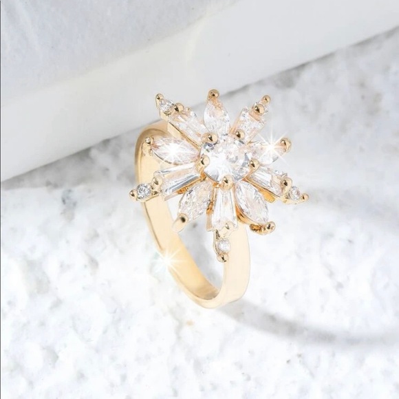 Cubic Zirconia Gold Starburst Ring - Picture 2 of 5